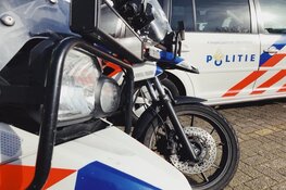 Politie zoekt jonge overvallers met opvallende bivakmuts in Almelo