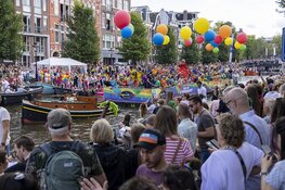 Canal Parade Pride Amsterdam in volle gang (fotoalbum)