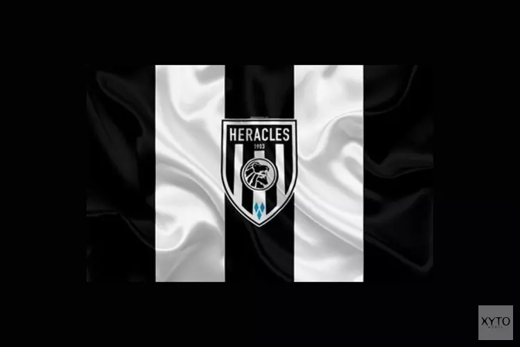 Heracles Almelo herstelt zich met ruime zege op hekkensluiter Jong FC Utrecht