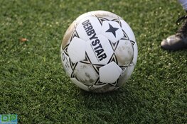 Heracles wint van tien man van FC Dordrecht