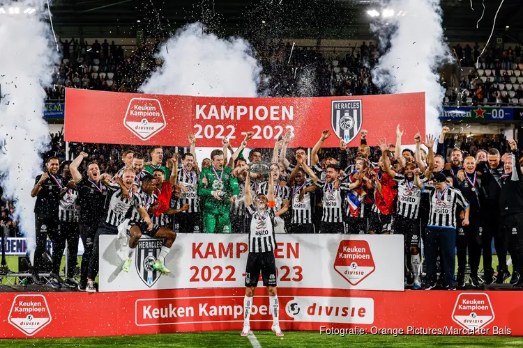 Heracles Almelo kroont zich tot kampioen van Keuken Kampioen Divisie