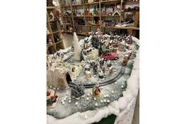 Wawollie Kringloop Almelo luidt de feestdagen in met feestelijke vondsten!