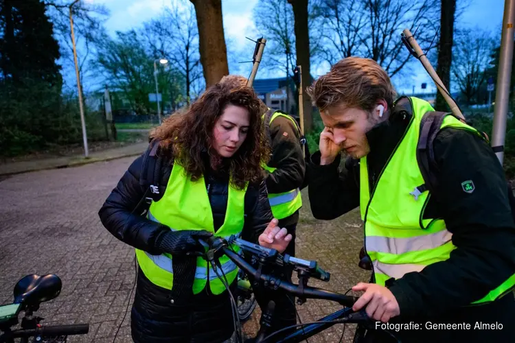 Onderzoek naar vleermuizen, spreeuwen, zwaluwen en huismussen