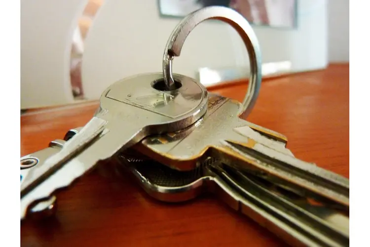 65-plussers vertrouwen huissleutel vaker toe aan buren tijdens vakantie