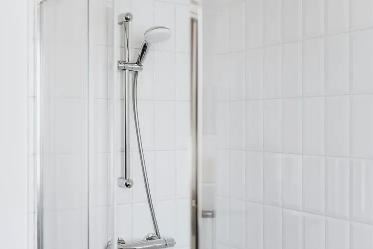 Hard water in Almelo zet bewoners aan het denken: “Een waterontharder bleek precies wat we nodig hadden”