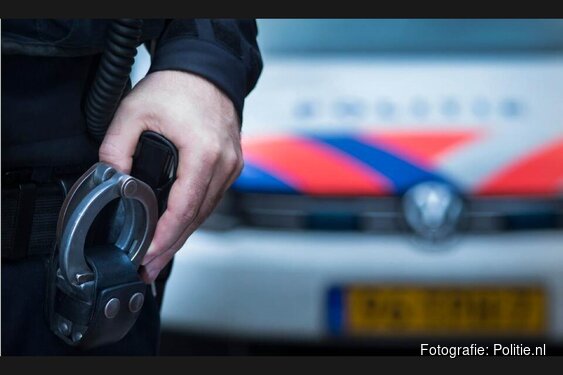 Twee aanhoudingen na melding van mogelijk vuurwapen in Almelo