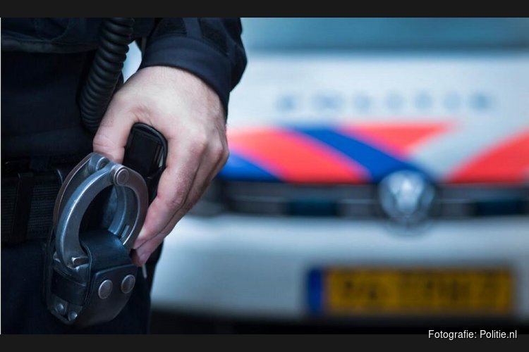 Twee aanhoudingen na melding van mogelijk vuurwapen in Almelo