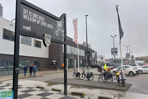 Tweeling De Wit scoort voor Jong AZ, maar Heracles blijft overeind